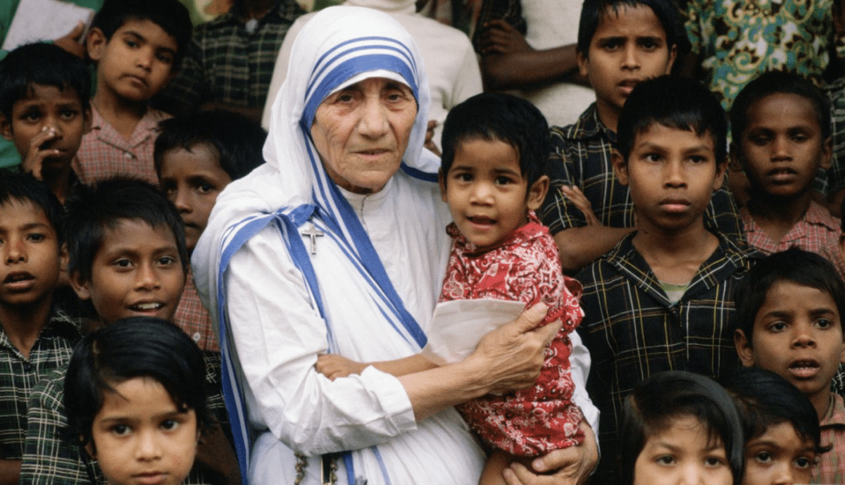 An Inspiring Mother Theresa Quote About Kindness and Helping Others