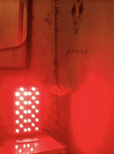 red light therapy benefits on skin