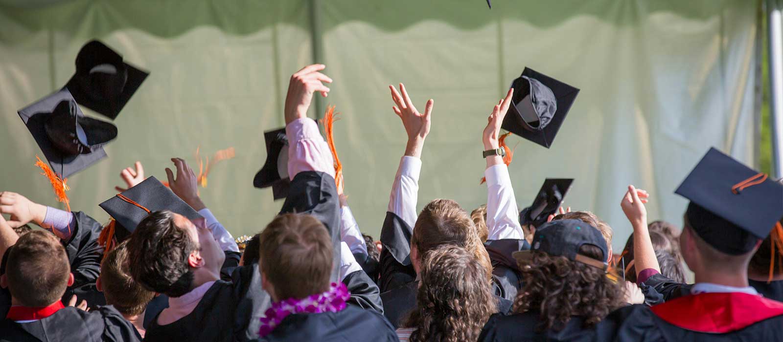 Graduation Announcements: Meaningful Ways to Express Gratitude in Your Message