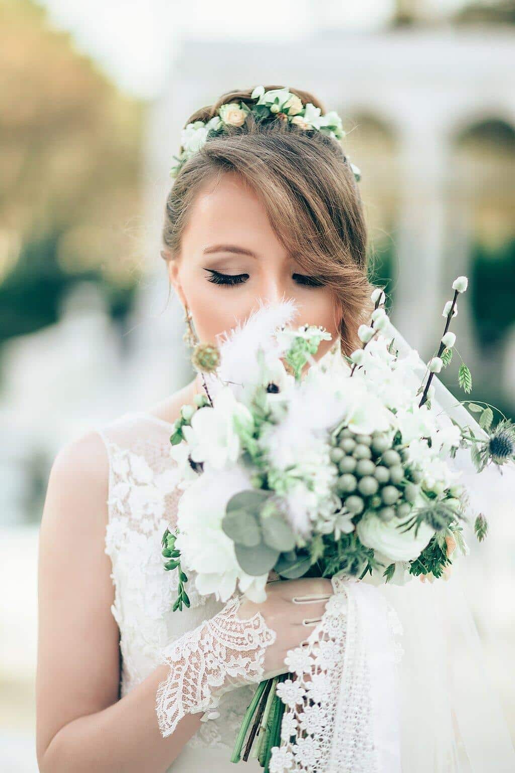 Wedding Bus Rental Guide for Couples: Timing, Routes, and Costs