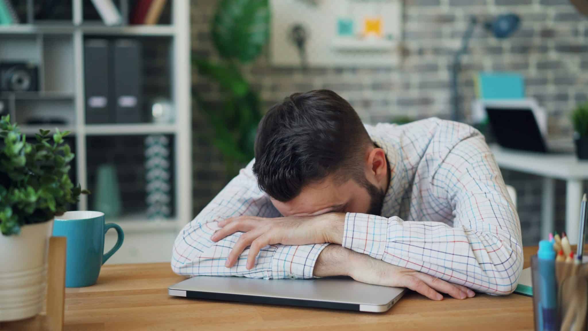 When to Consult Specialists in Bipolar Disorder for Help Now