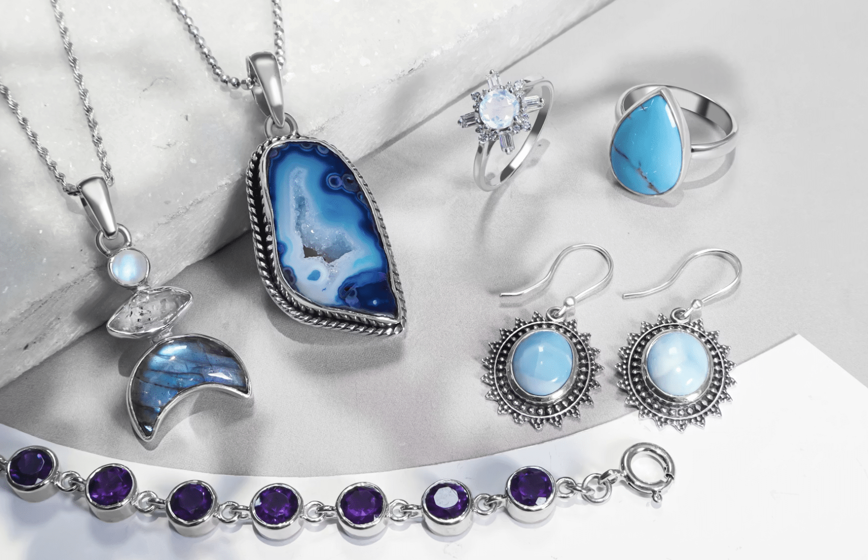 Gemstone jewelry: The perfect mix of visual enhancer + spiritual properties