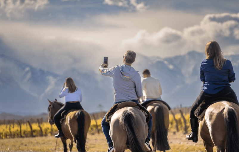 Fun Ways To Spend A Weekend With Friends
