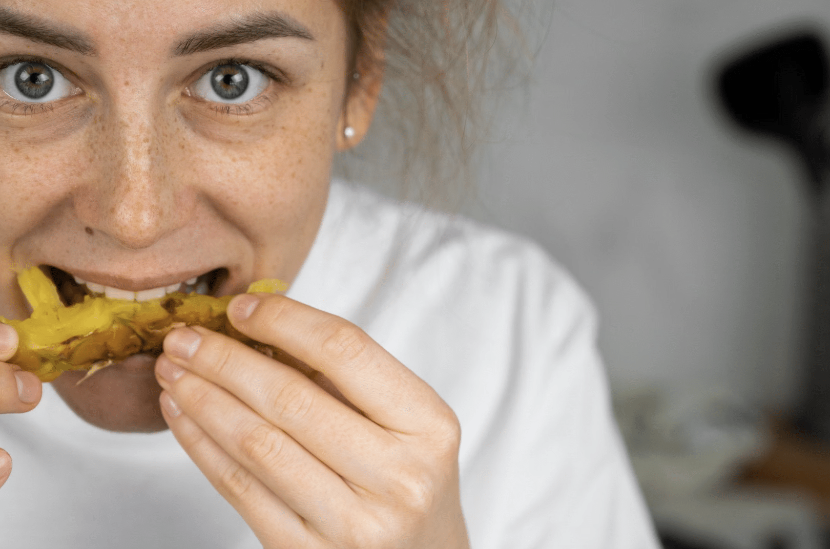 3 Simple Micro-Habits to Stop Emotional Eating Before It Starts